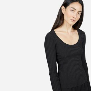 Everlane ribbed u-neck shirt